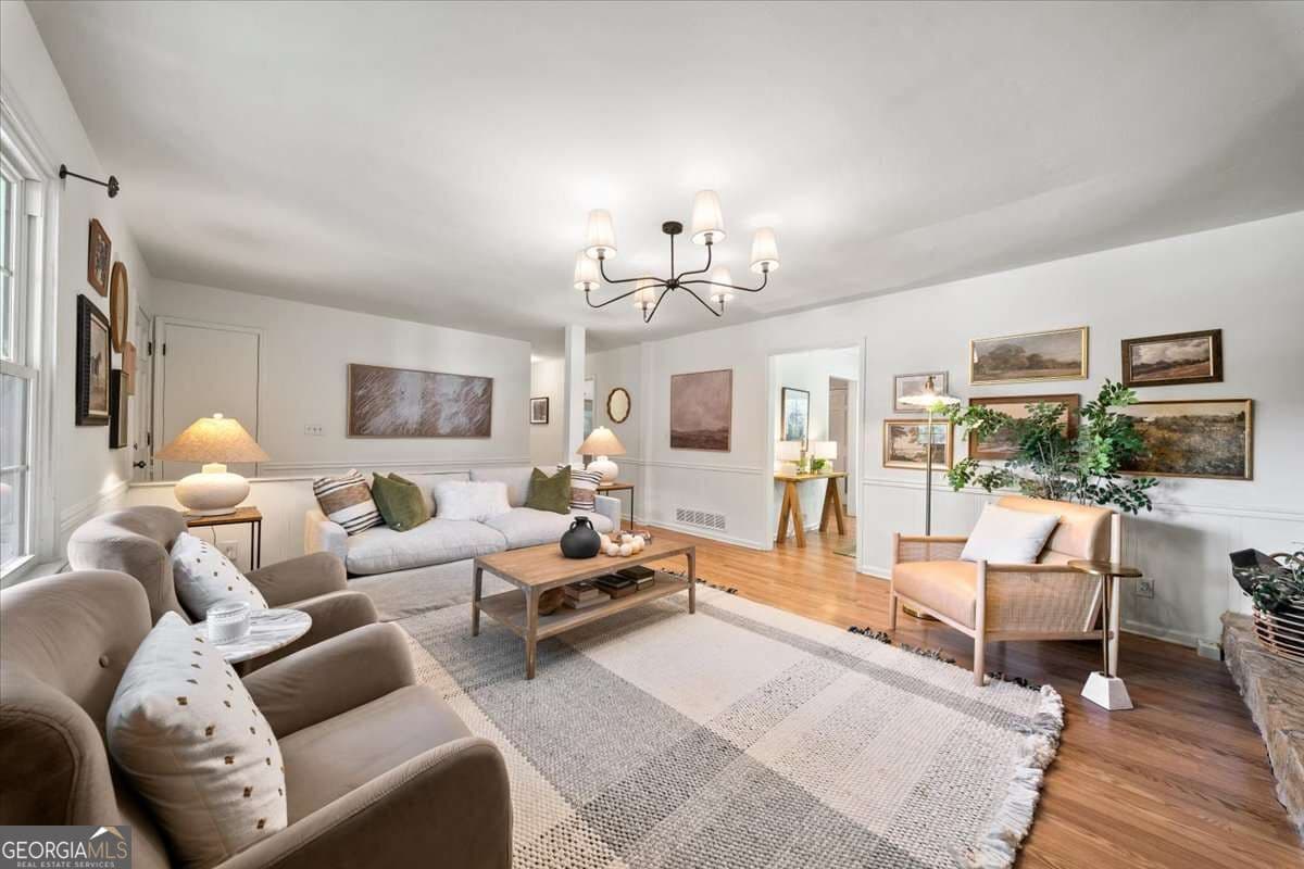 3 bedroom, 2 bathroom, 1,465 sq ft single family residence for sale at 404 Hill Crest Court, Woodstock, GA 30188 — photo 9