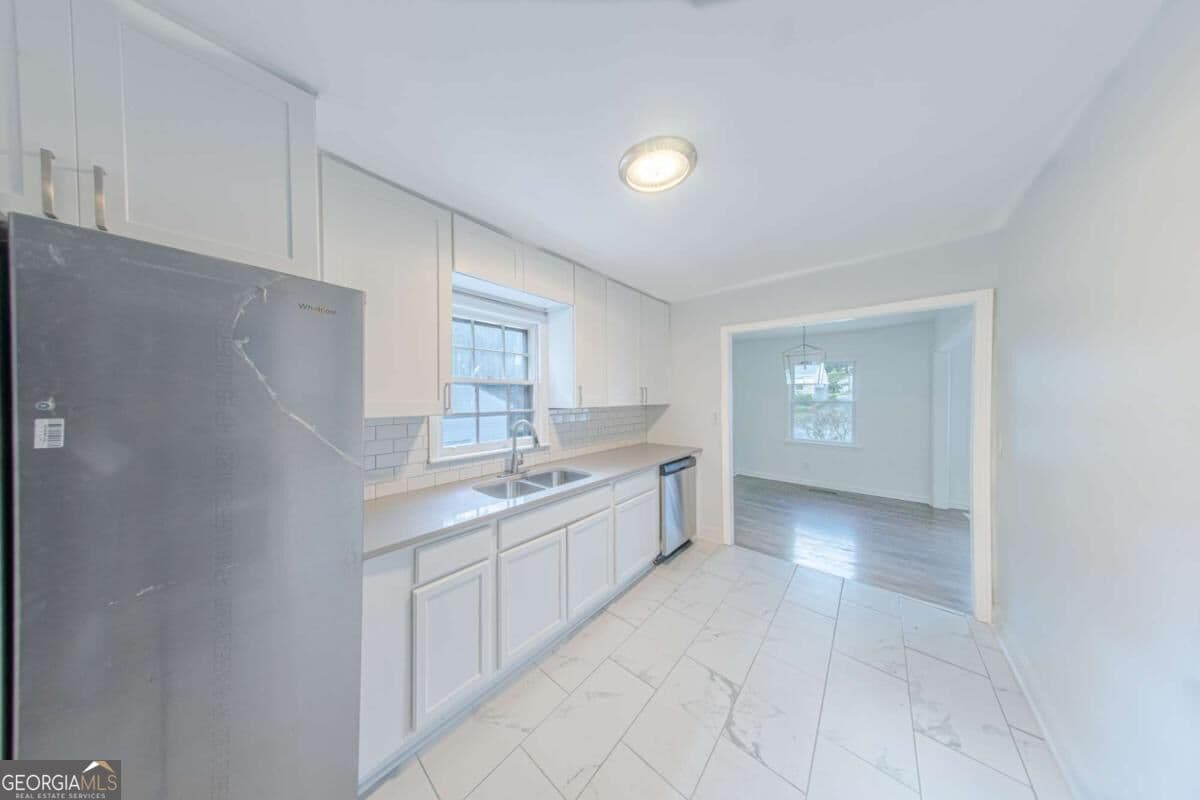 2 bedroom, 1 bathroom single family residence for rent at 914 Bank Street, Smyrna, GA 30080 for $2,100 a month — photo 6