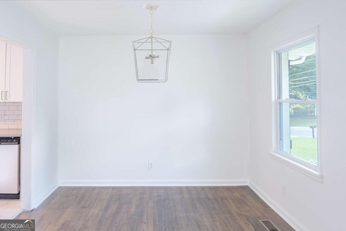 2 bedroom, 1 bathroom single family residence for rent at 914 Bank Street, Smyrna, GA 30080 for $2,100 a month — photo 9