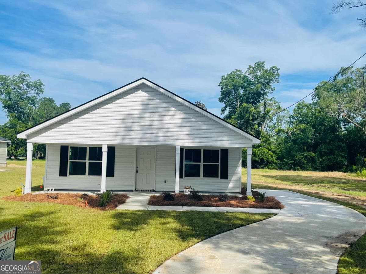 302 N Church Street, Glennville, GA 30427 — most recent listing photo