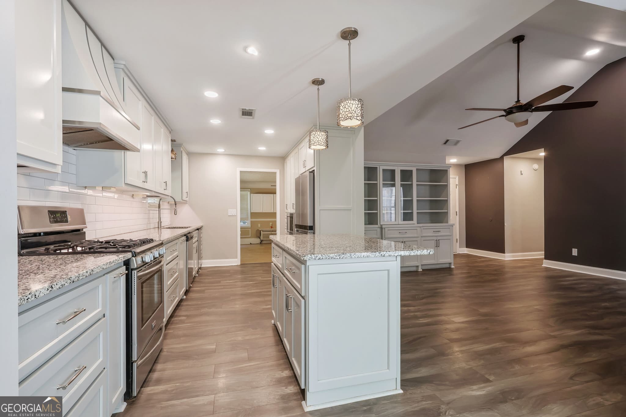 3 bedroom, 2 bathroom, 2,376 sq ft single family residence for sale at 70 Peeks Crossing Way, Senoia, GA 30276 — photo 6