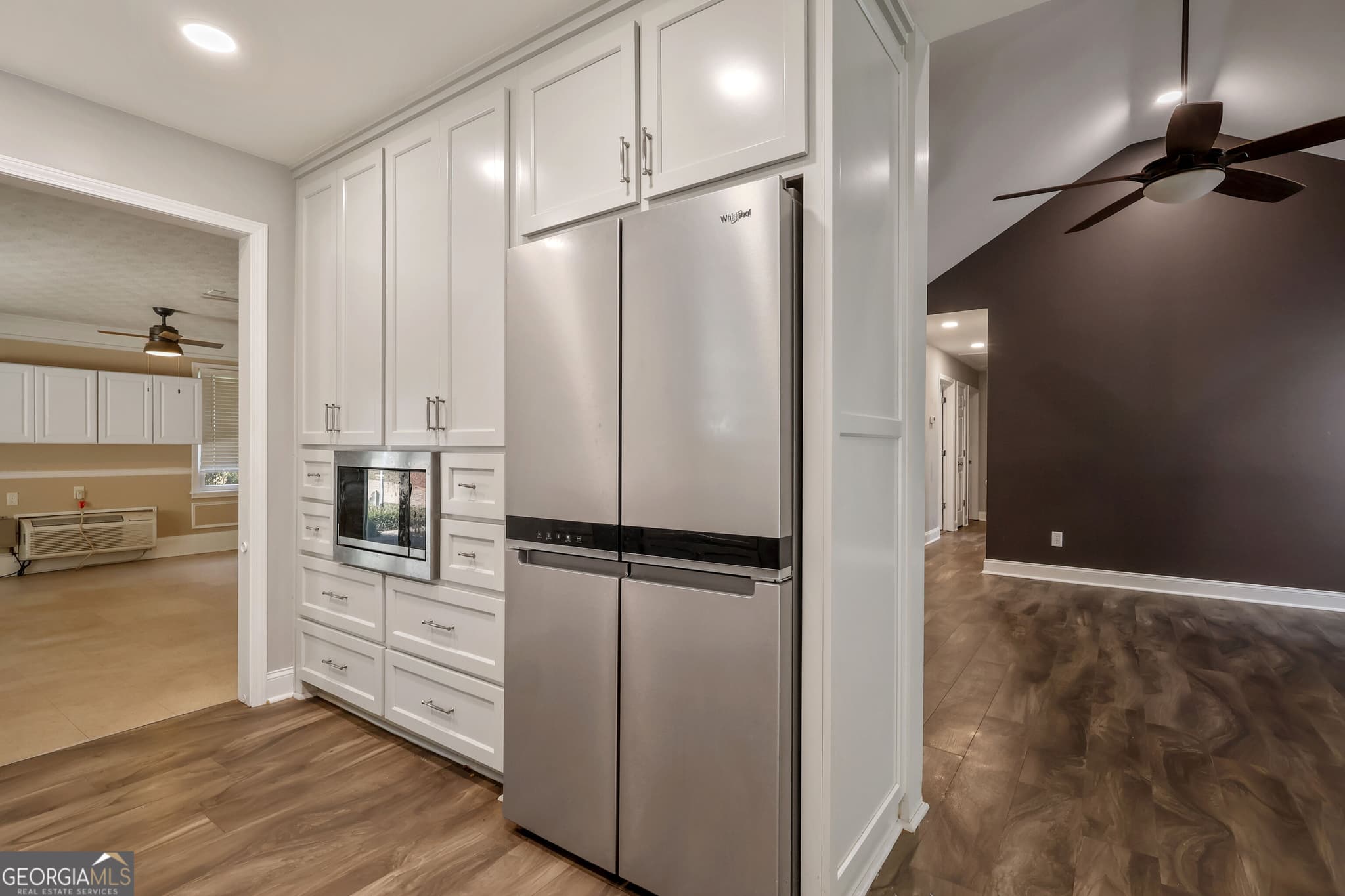3 bedroom, 2 bathroom, 2,376 sq ft single family residence for sale at 70 Peeks Crossing Way, Senoia, GA 30276 — photo 4