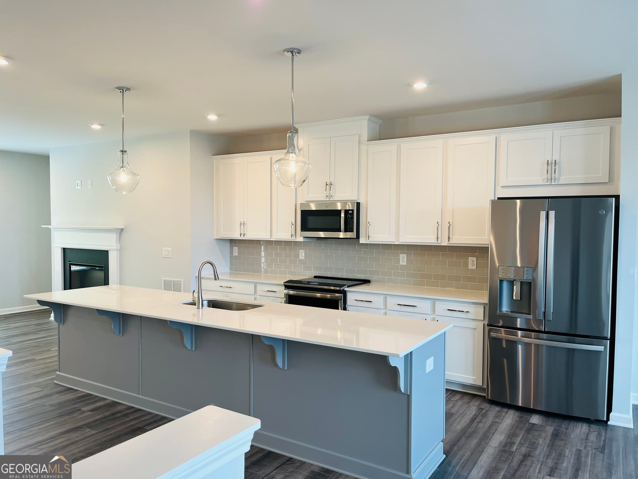 3 bedroom, 3 bathroom, 2,383 sq ft townhouse for rent at 2732 Creekview Terrace, Atlanta, GA 30318 for $2,850 a month — photo 2