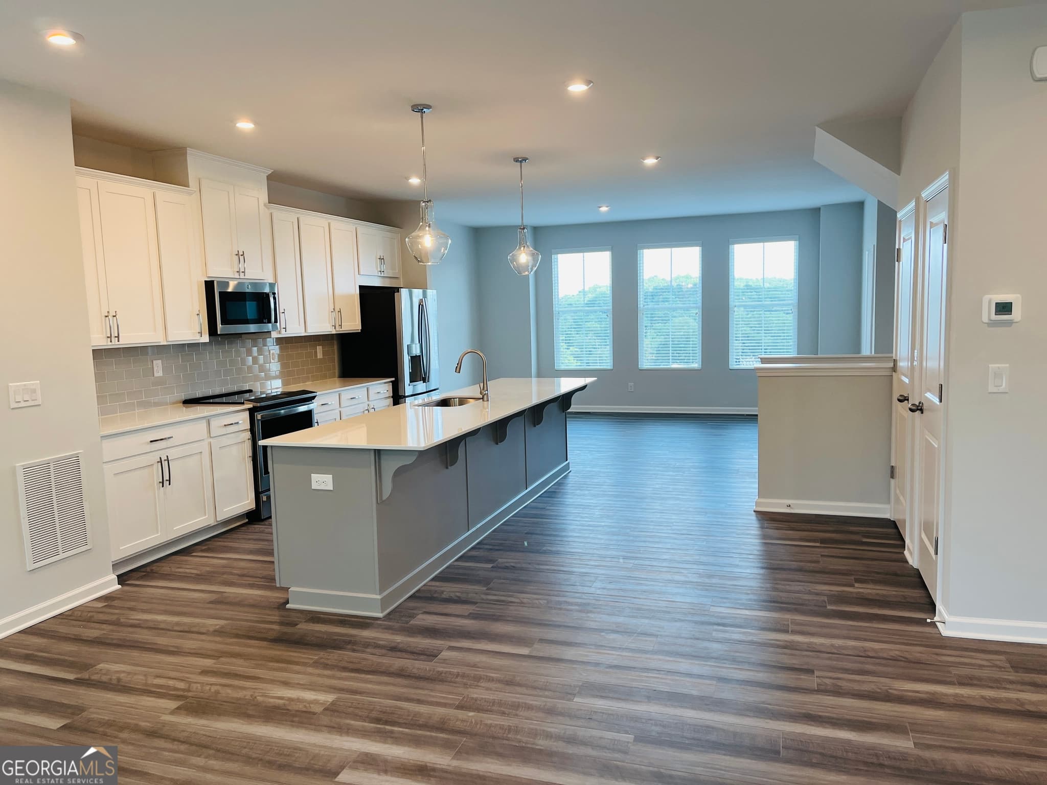 3 bedroom, 3 bathroom, 2,383 sq ft townhouse for rent at 2732 Creekview Terrace, Atlanta, GA 30318 for $2,850 a month — photo 4