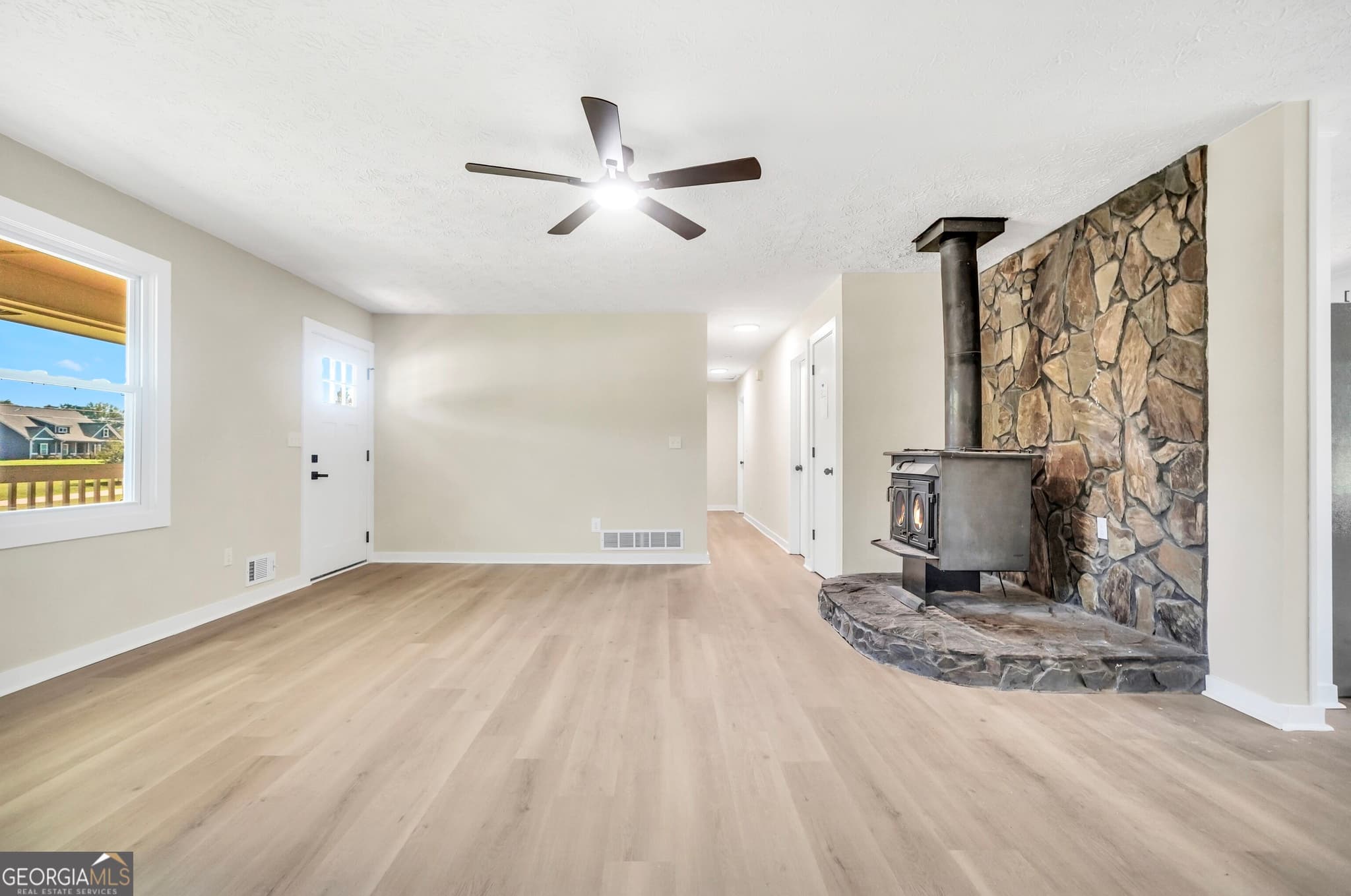 3 bedroom, 2 bathroom, 1,804 sq ft single family residence for sale at 335 Harris Drive, Locust Grove, GA 30248 — photo 10