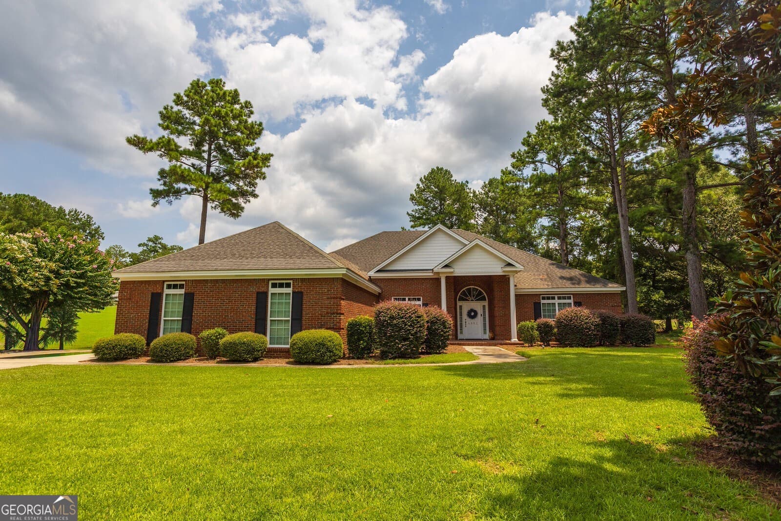 4 bedroom, 3 bathroom, 3,094 sq ft single family residence for sale at 4882 Summit Ridge Road, Valdosta, GA 31602 — photo 2