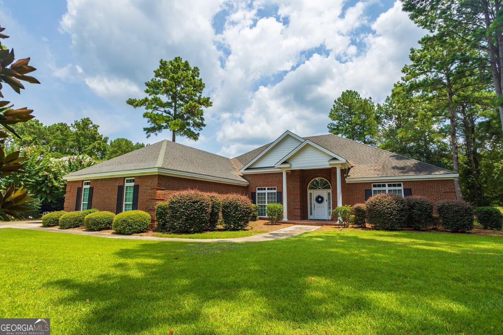 4 bedroom, 3 bathroom, 3,094 sq ft single family residence for sale at 4882 Summit Ridge Road, Valdosta, GA 31602