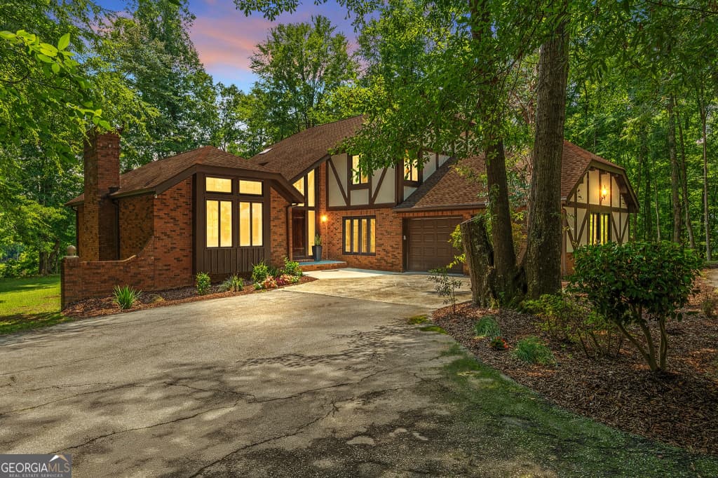 4 bedroom, 2.5 bathroom, 2,448 sq ft single family residence for sale at 7598 Lakewood Drive, Macon, GA 31220 — photo 2