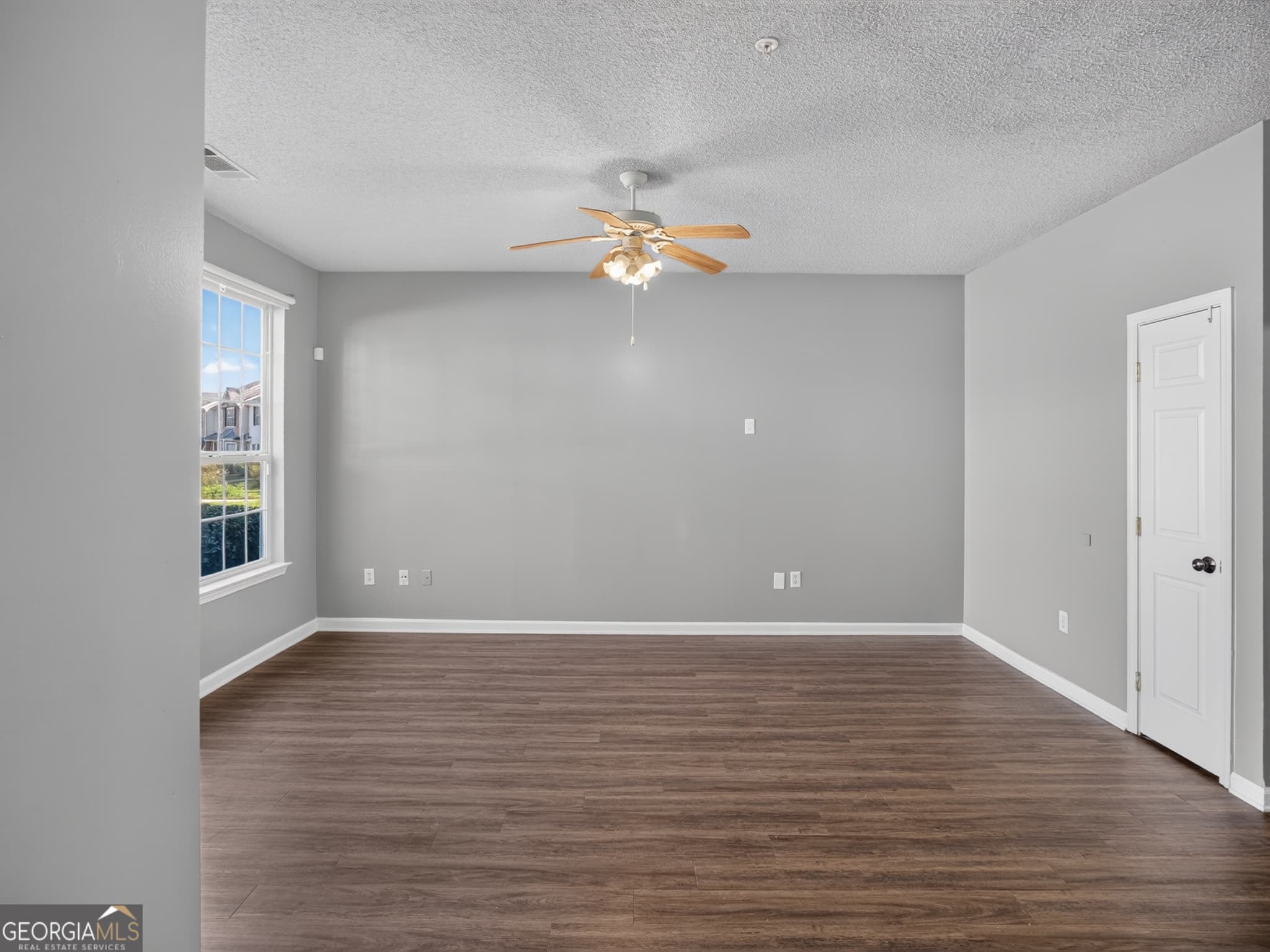 3 bedroom, 2.5 bathroom, 1,356 sq ft single family residence for sale at 211 Odyssey Turn, Conyers, GA 30012 — photo 5