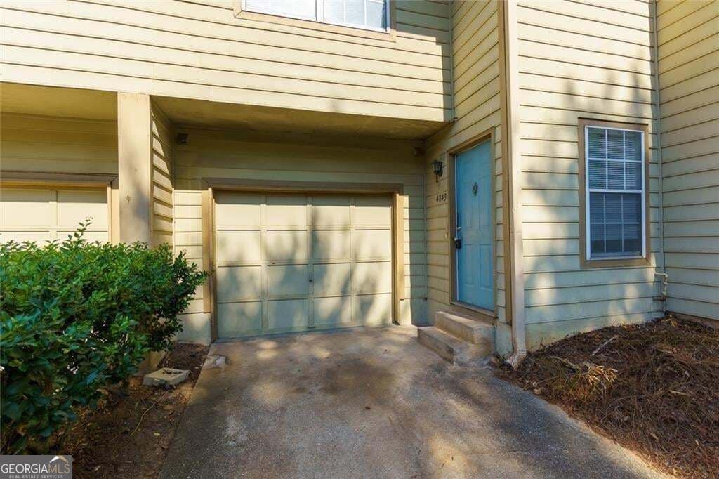 3 bedroom, 2.5 bathroom, 1,608 sq ft townhouse for sale at 4849 Wuthering Way, Norcross, GA 30093 — photo 4