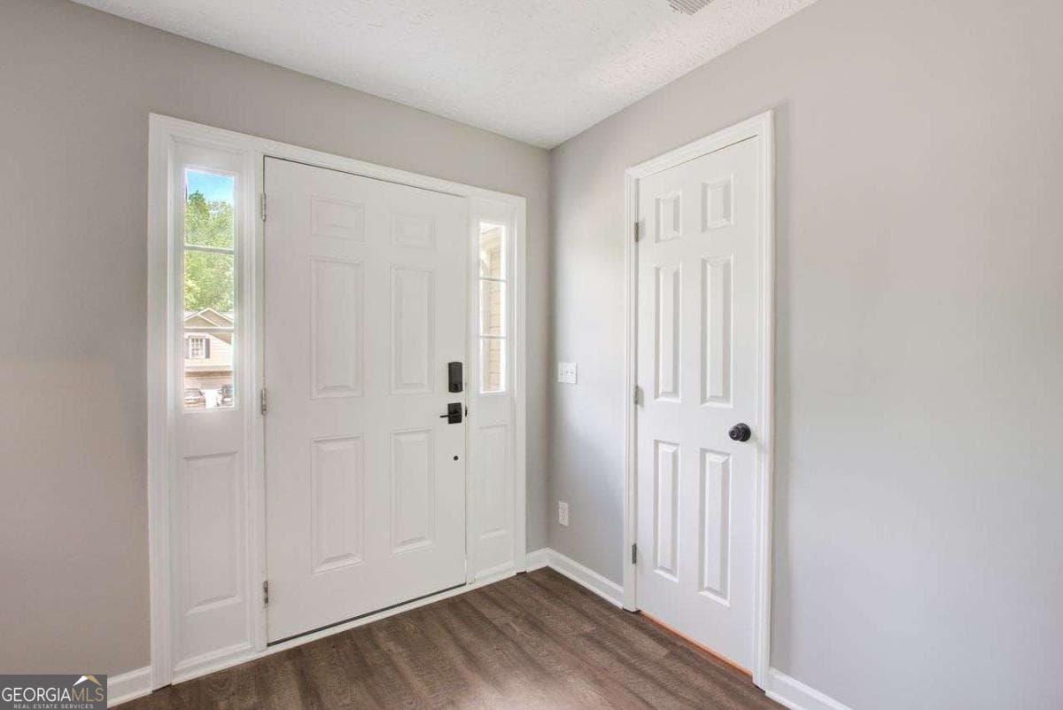 4 bedroom, 2.5 bathroom, 2,152 sq ft single family residence for sale at 4110 Ridgebrook Bend, Cumming, GA 30028 — photo 8