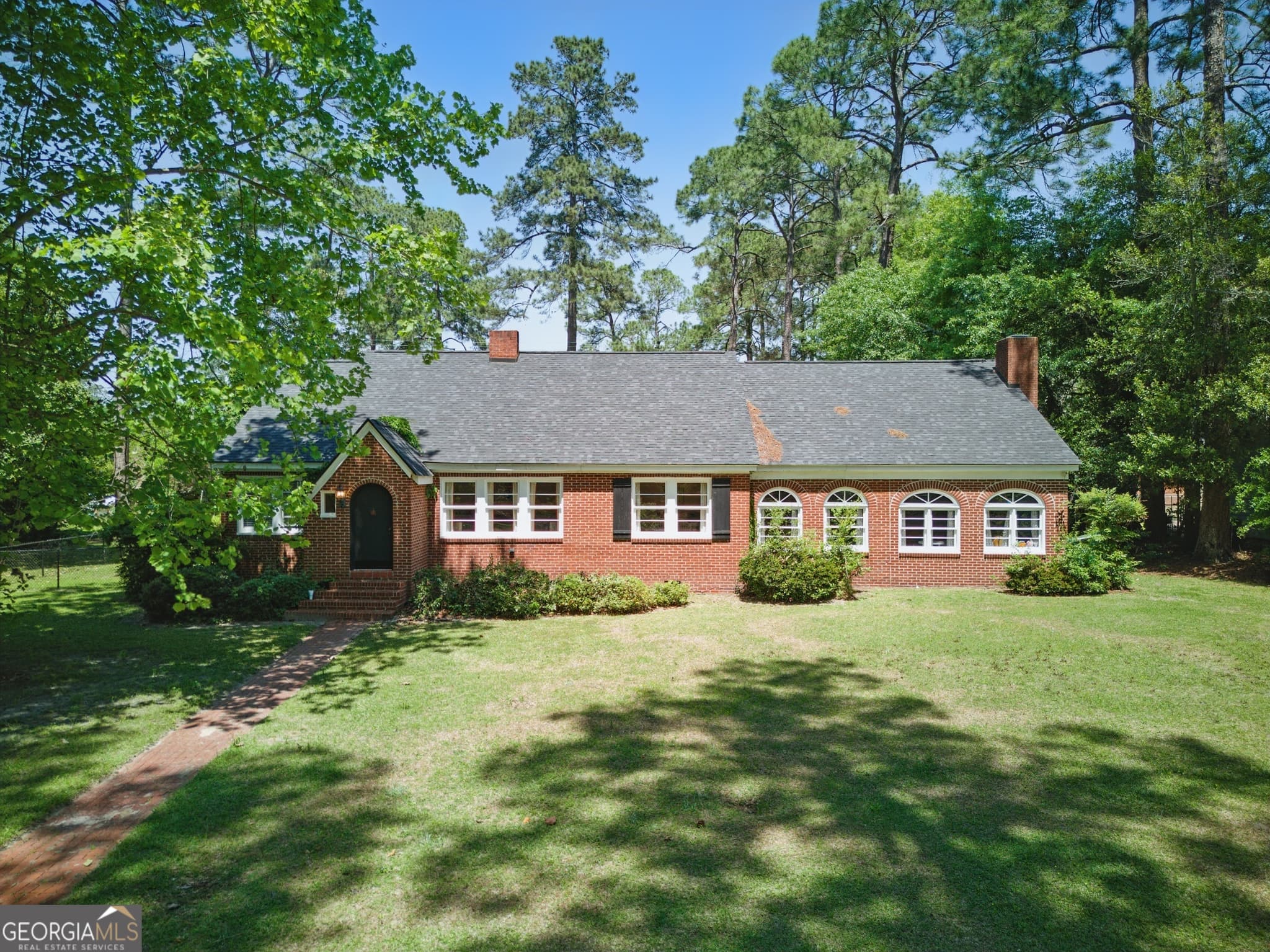 4 bedroom, 3 bathroom, 3,550 sq ft single family residence sold at 715 E 20th Avenue, Cordele, GA 31015