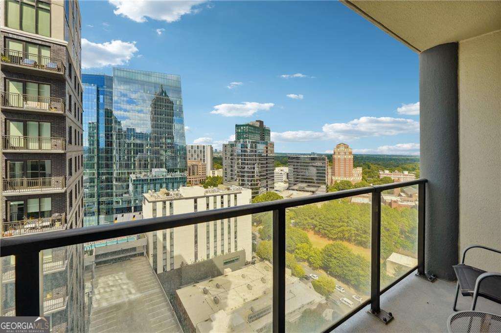 1 bedroom, 1 bathroom, 479 sq ft condominium sold at 1280 W Peachtree Street 2801, Atlanta, GA 30309