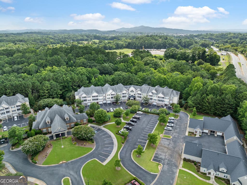 2 bedroom, 1.5 bathroom, 1,027 sq ft condominium for sale at 2009 Village Boulevard, Rome, GA 30161 — photo 3