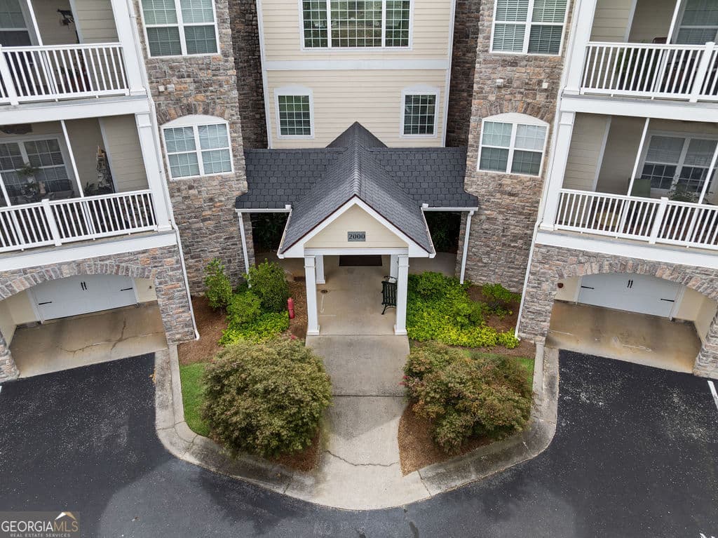 2 bedroom, 1.5 bathroom, 1,027 sq ft condominium for sale at 2009 Village Boulevard, Rome, GA 30161 — photo 1 of 34