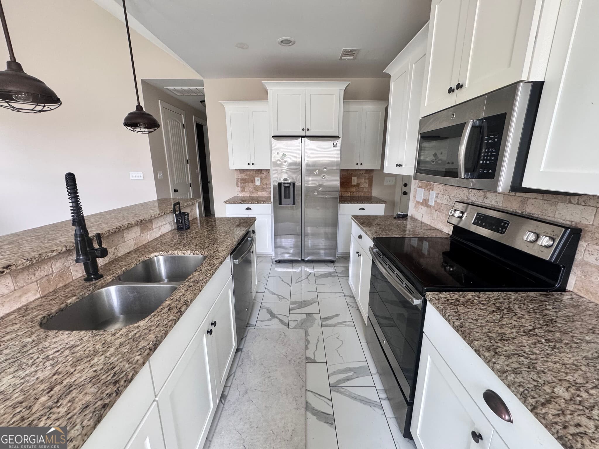 4 bedroom, 3.5 bathroom, 2,662 sq ft single family residence for sale at 103 Preservation Parkway, Perry, GA 31069 — photo 6