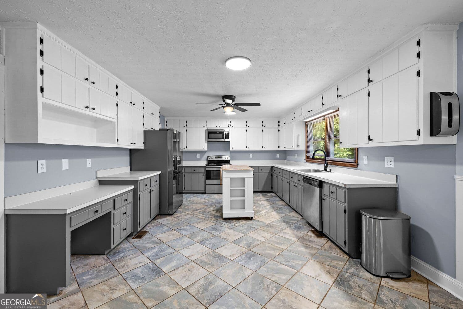 5 bedroom, 5 bathroom, 5,382 sq ft single family residence for sale at 7388 Post Road, Winston, GA 30187 — photo 5