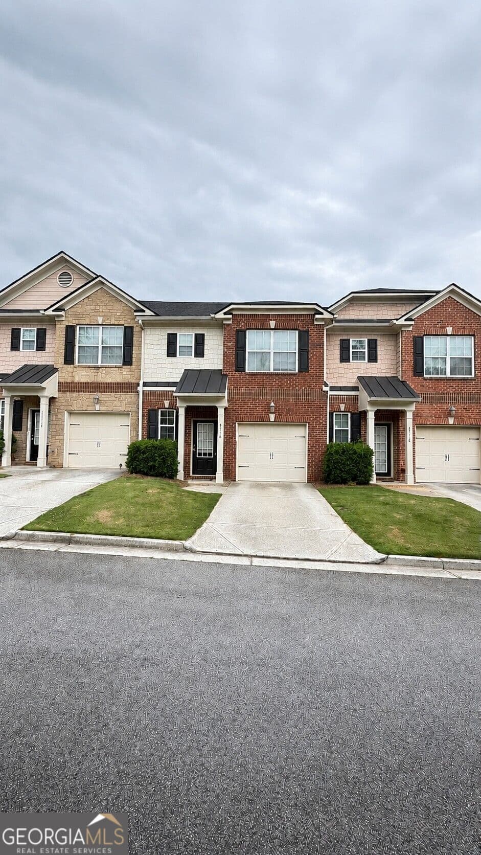 3 bedroom, 2.5 bathroom townhouse for rent at 3116 Garrard Place 7, Atlanta, GA 30360 for $2,450 a month — photo 1 of 19