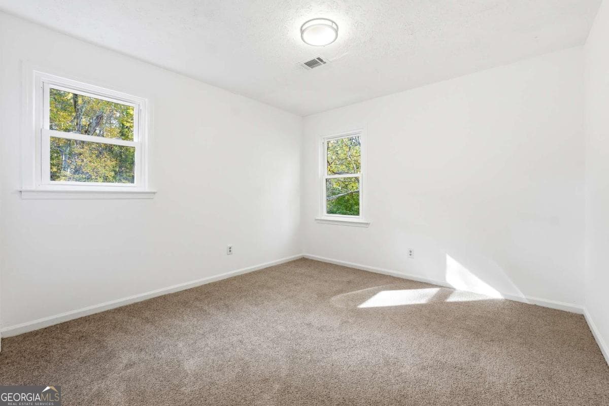 3 bedroom, 2.5 bathroom, 2,016 sq ft single family residence for sale at 6917 Laurelwood Drive, Douglasville, GA 30135 — photo 6