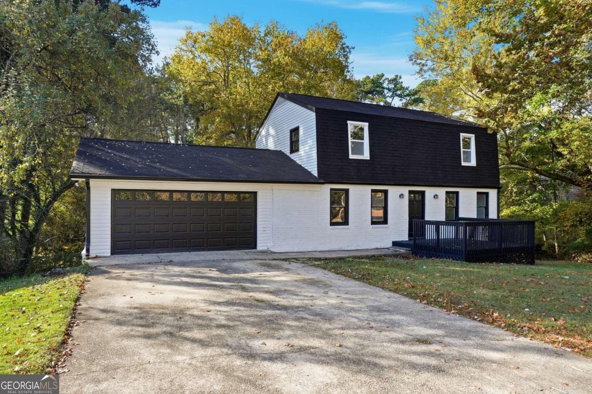 3 bedroom, 2.5 bathroom, 2,016 sq ft single family residence for sale at 6917 Laurelwood Drive, Douglasville, GA 30135 — photo 3