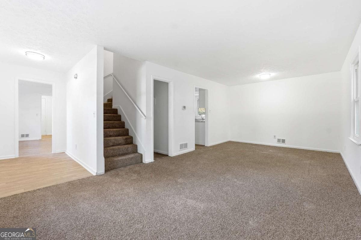 3 bedroom, 2.5 bathroom, 2,016 sq ft single family residence for sale at 6917 Laurelwood Drive, Douglasville, GA 30135 — photo 5