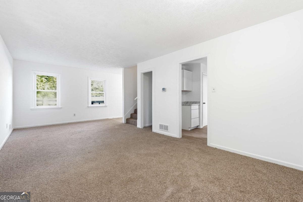 3 bedroom, 2.5 bathroom, 2,016 sq ft single family residence for sale at 6917 Laurelwood Drive, Douglasville, GA 30135 — photo 4