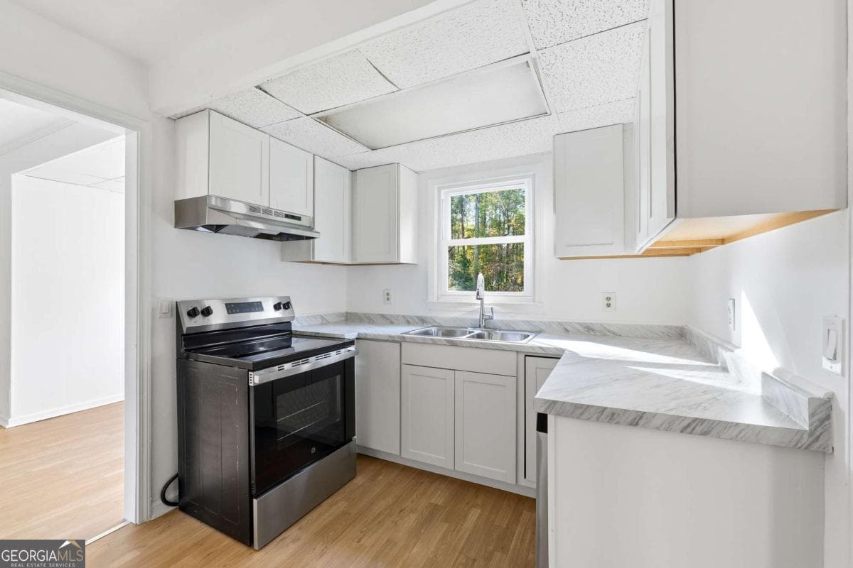 3 bedroom, 2.5 bathroom, 2,016 sq ft single family residence for sale at 6917 Laurelwood Drive, Douglasville, GA 30135 — photo 8