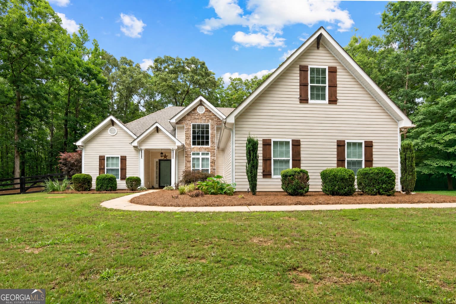4 bedroom, 2 bathroom, 1,938 sq ft single family residence sold at 155 Quig Youngs Road, Moreland, GA 30259