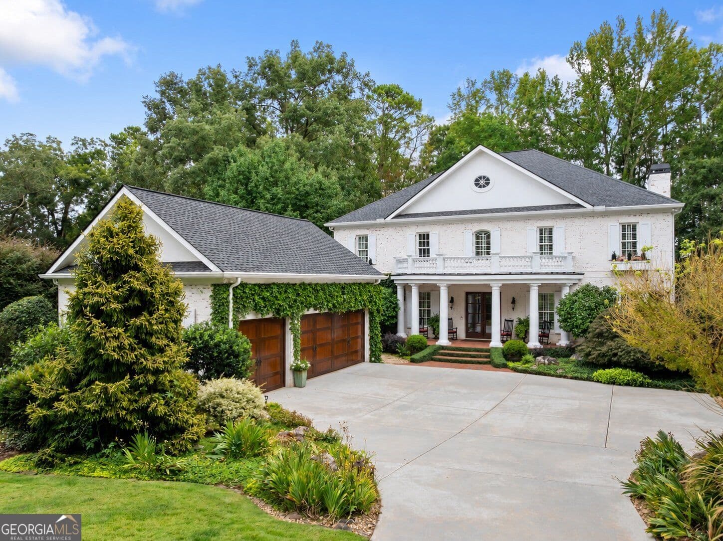 6 bedroom, 6.5 bathroom, 6,600 sq ft single family residence for sale at 3226 Dunlap Drive, Gainesville, GA 30506 — photo 1 of 54