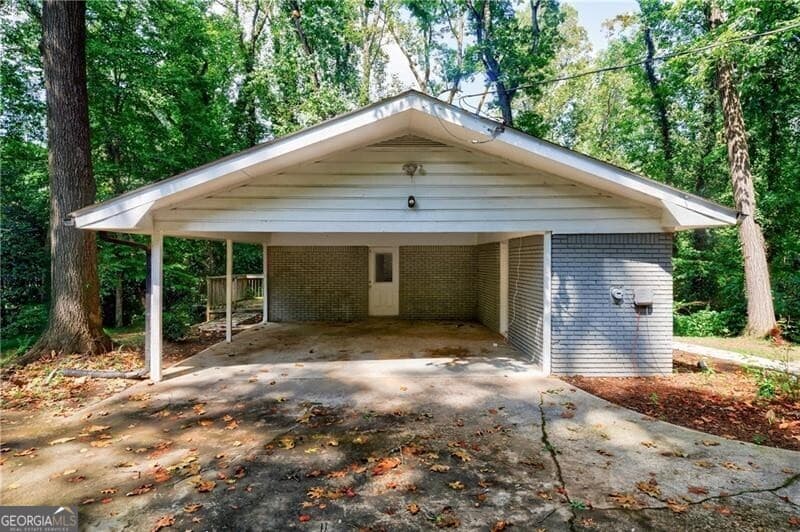4 bedroom, 2 bathroom, 2,214 sq ft single family residence for sale at 4305 Christine Court, Decatur, GA 30035 — photo 6