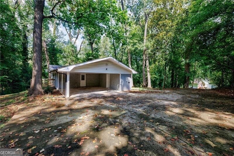 4 bedroom, 2 bathroom, 2,214 sq ft single family residence for sale at 4305 Christine Court, Decatur, GA 30035 — photo 7
