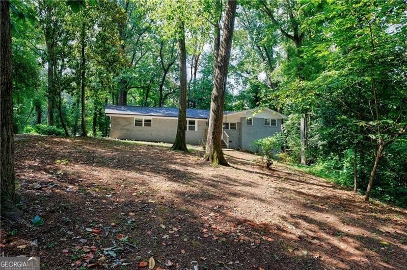 4 bedroom, 2 bathroom, 2,214 sq ft single family residence for sale at 4305 Christine Court, Decatur, GA 30035 — photo 4