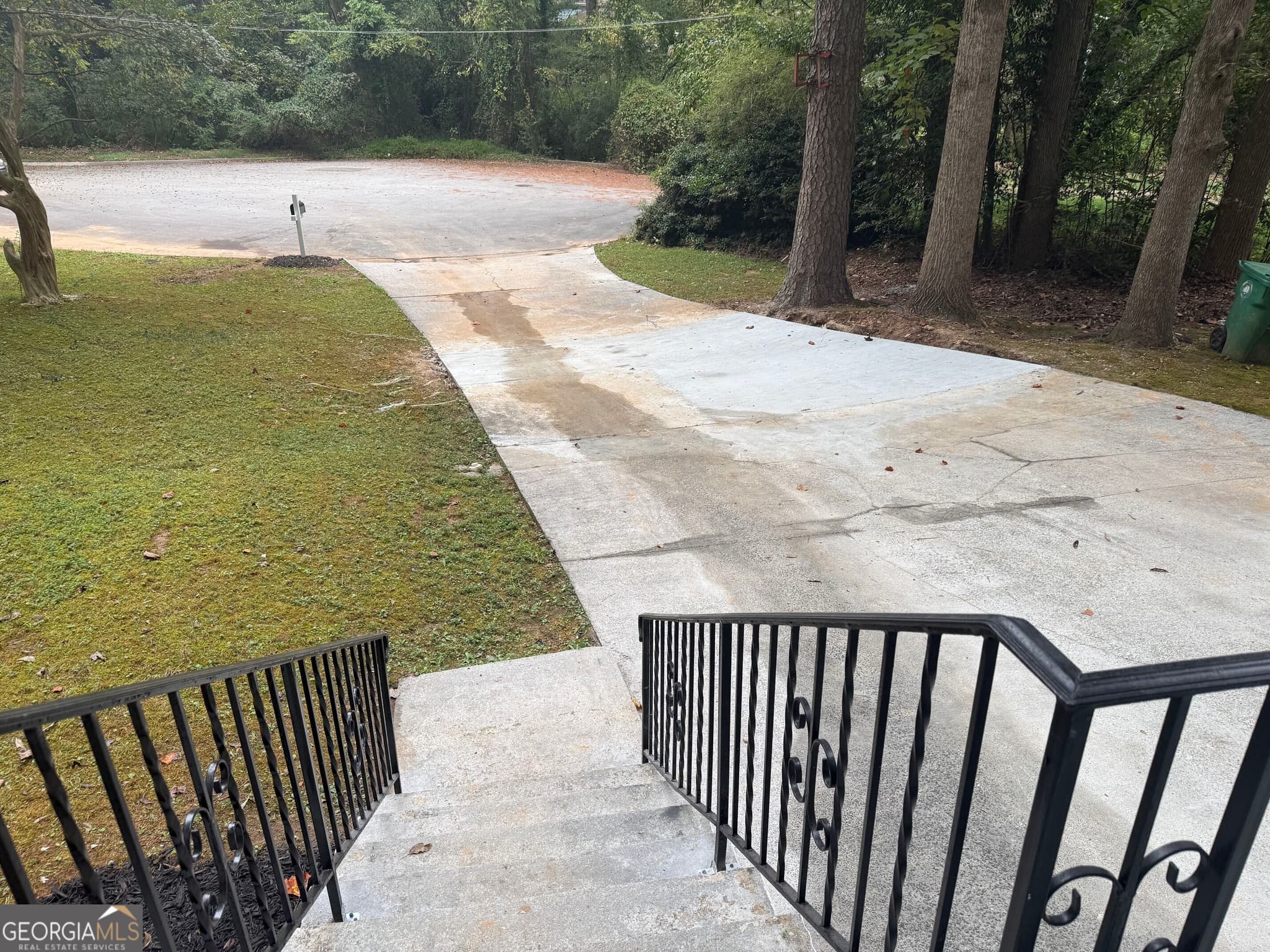5 bedroom, 2.5 bathroom, 2,452 sq ft single family residence for sale at 5959 Simone Drive, Stone Mountain, GA 30087 — photo 5