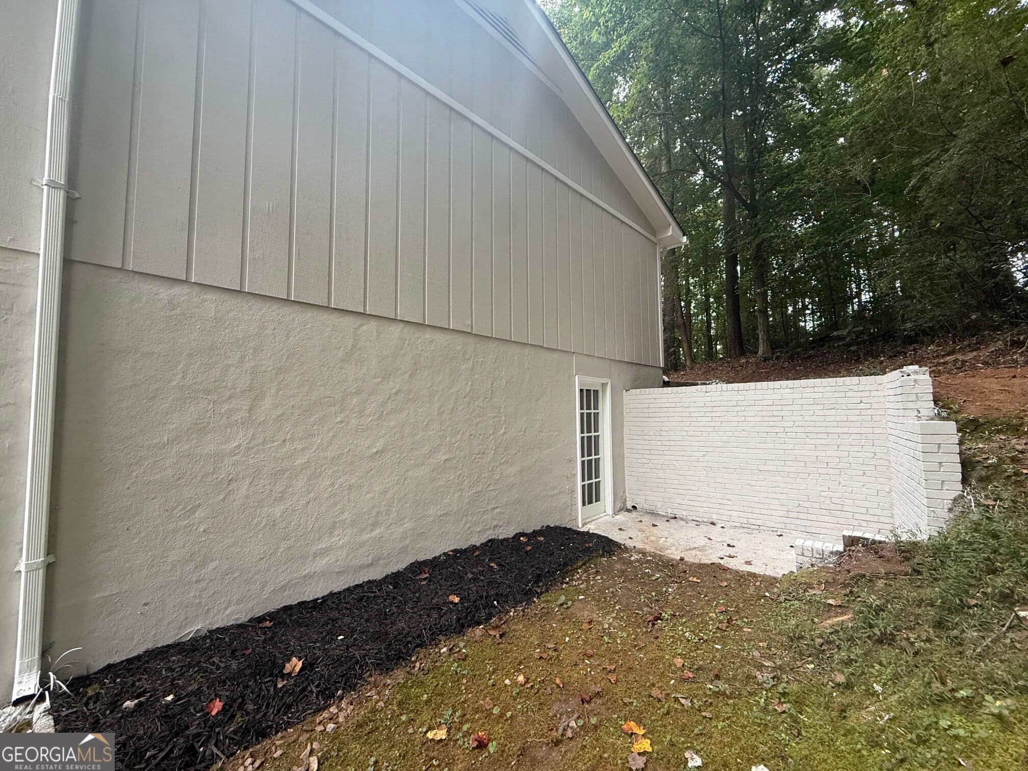 5 bedroom, 2.5 bathroom, 2,452 sq ft single family residence for sale at 5959 Simone Drive, Stone Mountain, GA 30087 — photo 10