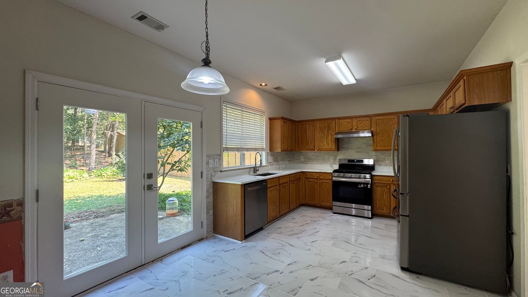 3 bedroom, 2.5 bathroom, 1,984 sq ft single family residence for rent at 125 Friars Head Drive, Suwanee, GA 30024 for $2,525 a month — photo 6