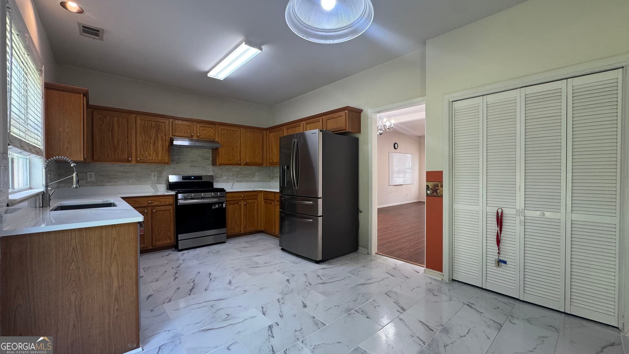 3 bedroom, 2.5 bathroom, 1,984 sq ft single family residence for rent at 125 Friars Head Drive, Suwanee, GA 30024 for $2,525 a month — photo 7