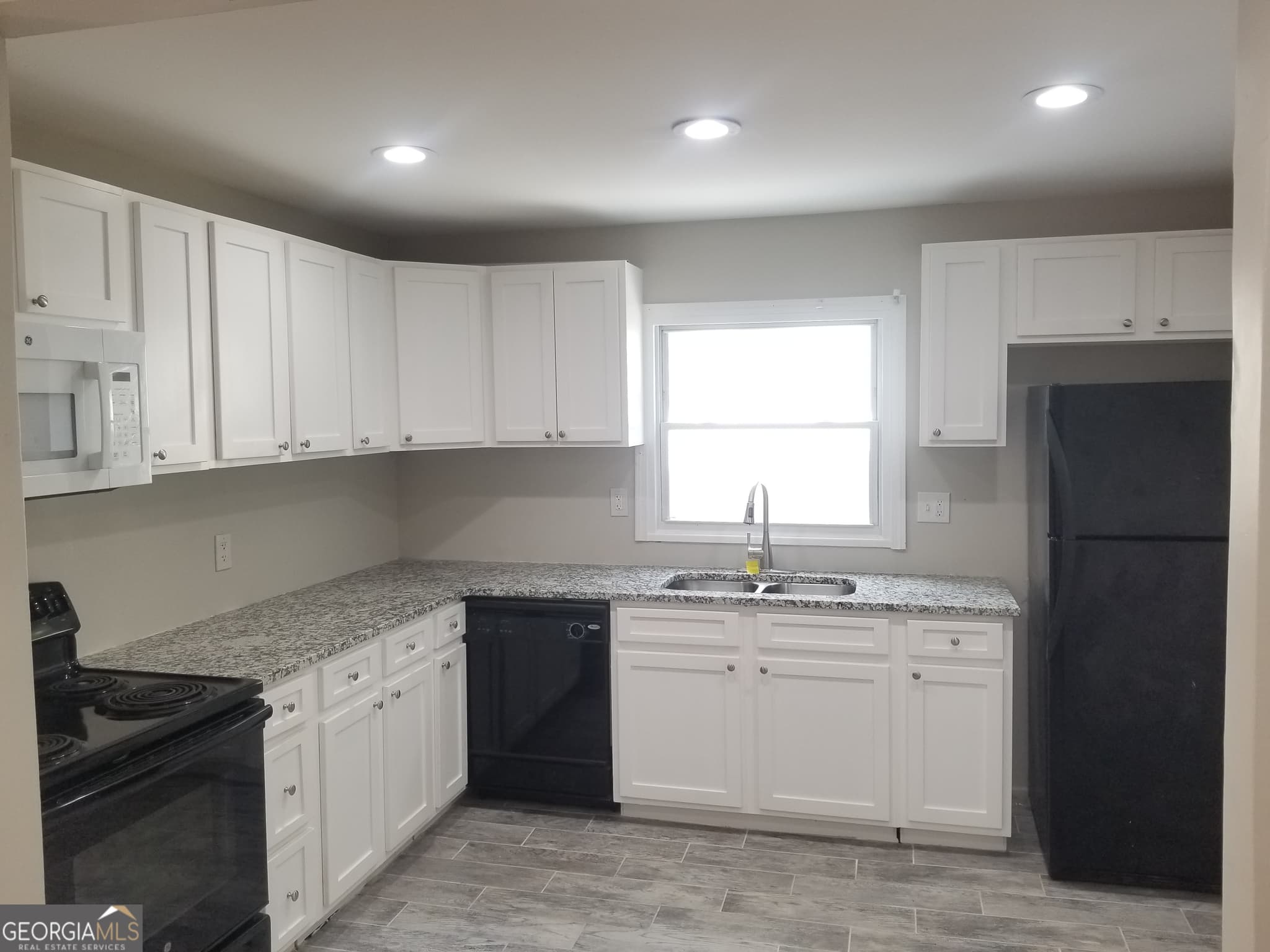 multi family for sale at 2467 Calvin Avenue, East Point, GA 30344 — photo 4