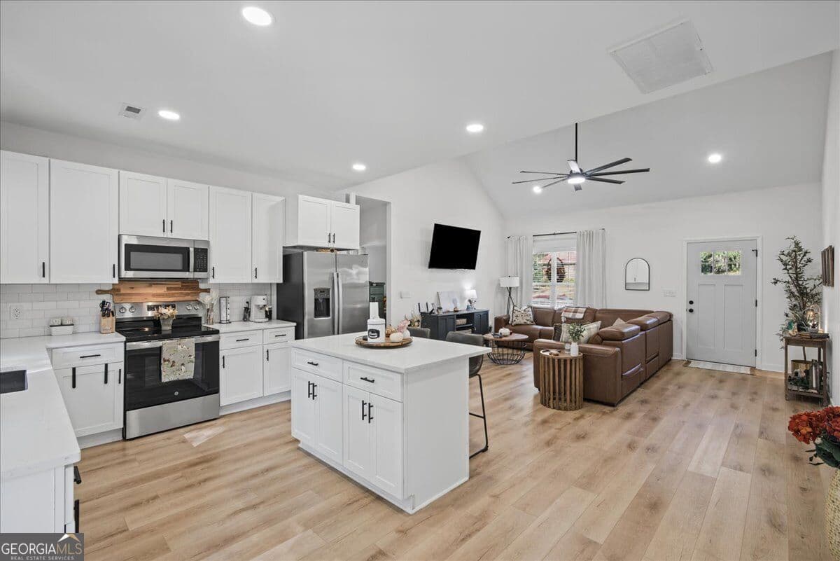 3 bedroom, 2 bathroom, 1,350 sq ft single family residence for sale at 826 Coleman Street, Heflin, AL 36264 — photo 9