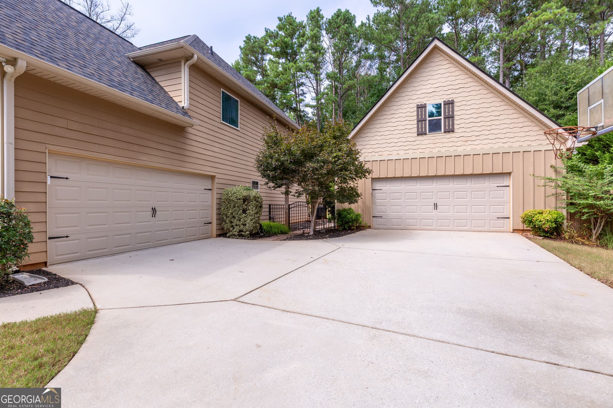 5 bedroom, 4 bathroom, 3,578 sq ft single family residence for sale at 201 Rocky Bay Lane, Senoia, GA 30276 — photo 5