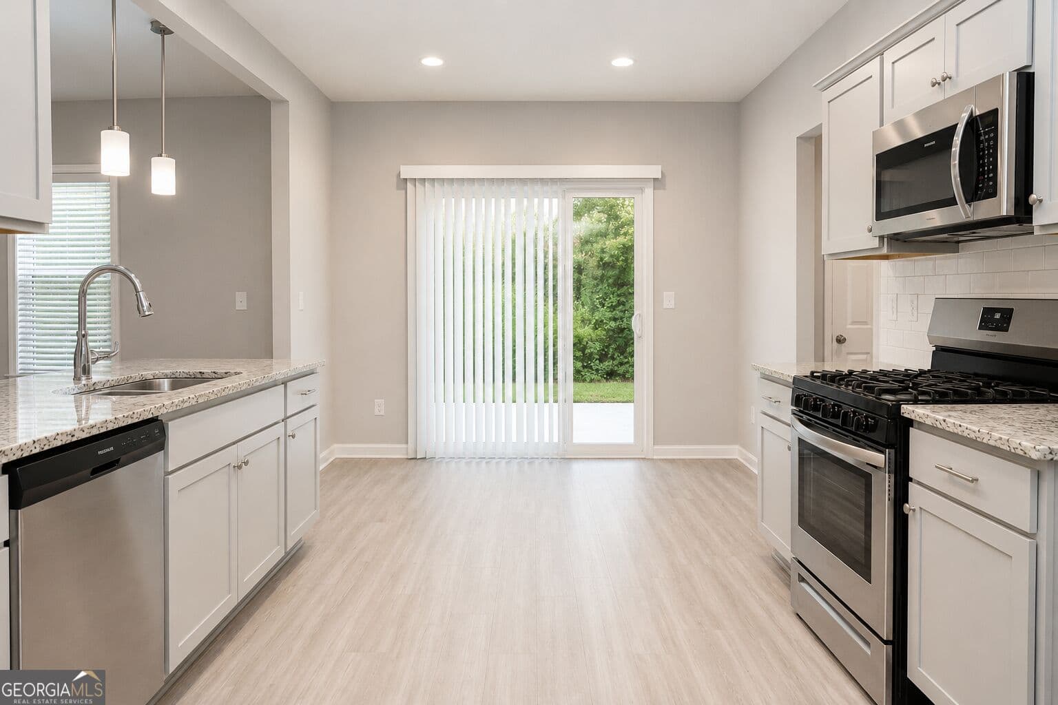 4 bedroom, 2.5 bathroom, 1,921 sq ft single family residence for sale at 235 Flatcreek Drive, Lagrange, GA 30241 — photo 9