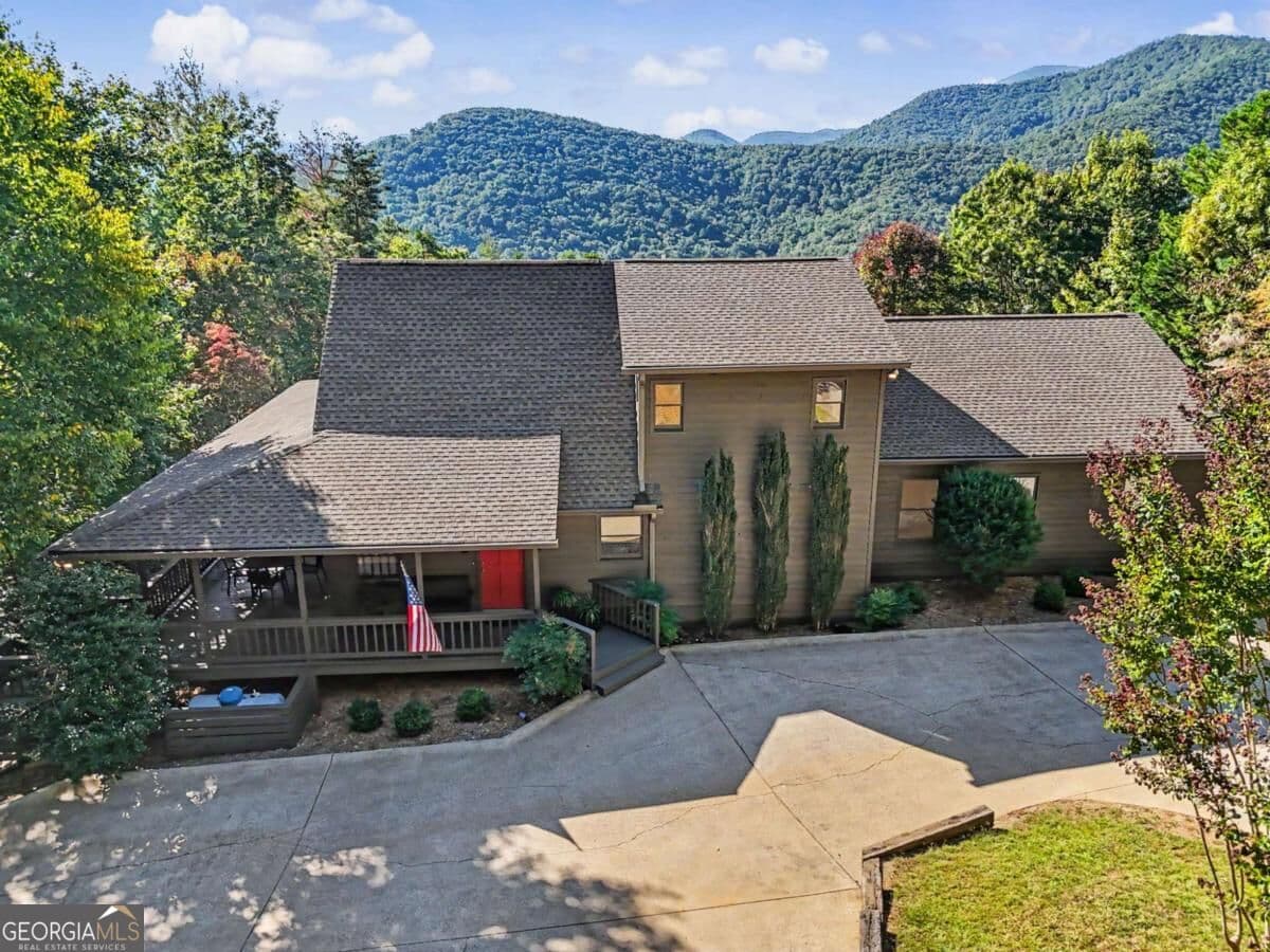 4 bedroom, 5 bathroom, 4,368 sq ft cabin,single family residence for sale at 237 Flat Rock Ridge Road, Blairsville, GA 30512