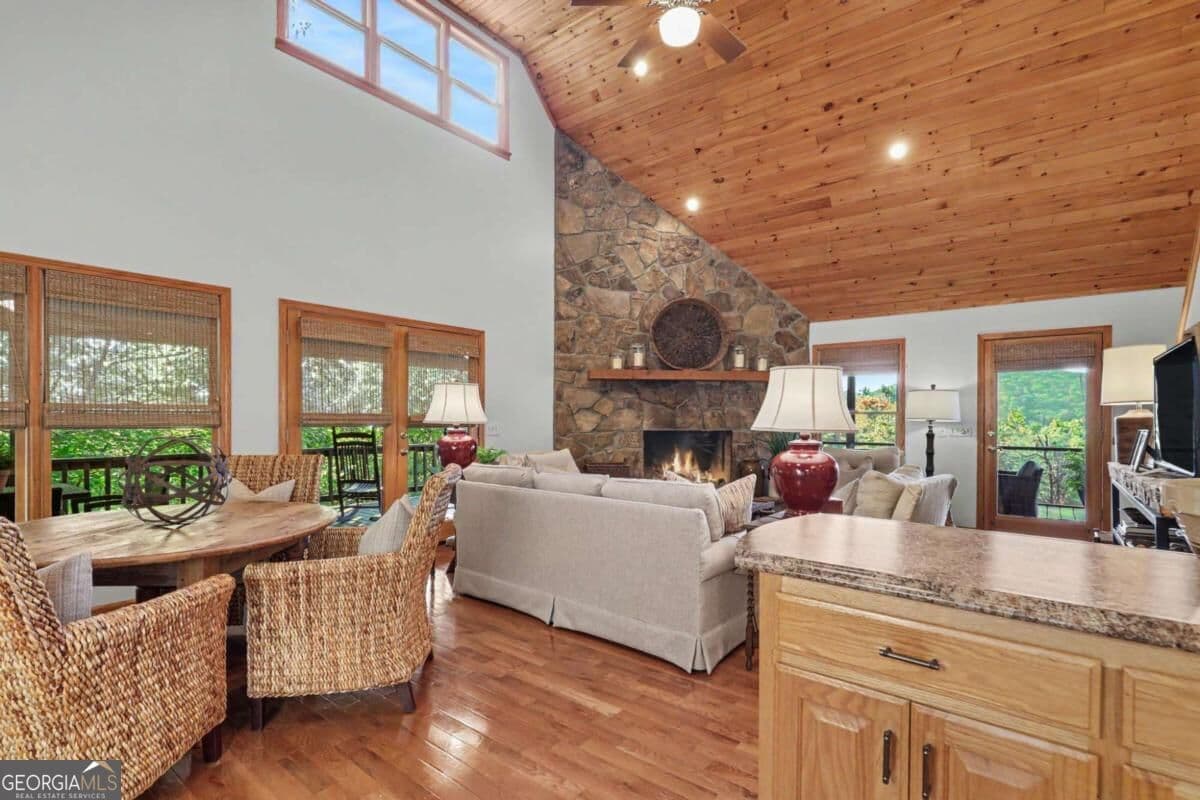4 bedroom, 5 bathroom, 4,368 sq ft cabin,single family residence for sale at 237 Flat Rock Ridge Road, Blairsville, GA 30512 — photo 9