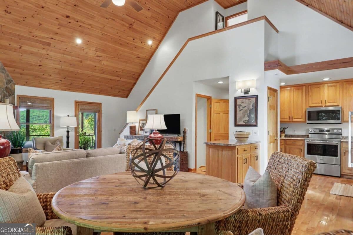 4 bedroom, 5 bathroom, 4,368 sq ft cabin,single family residence for sale at 237 Flat Rock Ridge Road, Blairsville, GA 30512 — photo 10