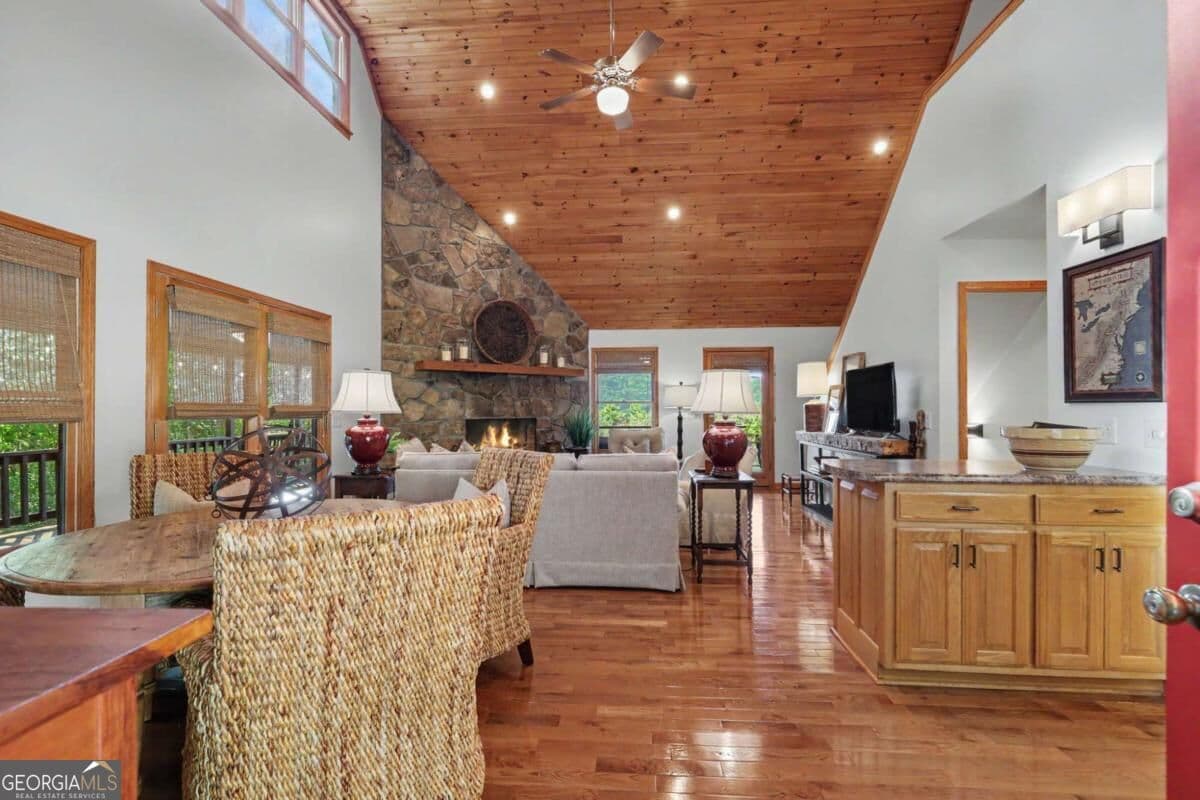 4 bedroom, 5 bathroom, 4,368 sq ft cabin,single family residence for sale at 237 Flat Rock Ridge Road, Blairsville, GA 30512 — photo 8