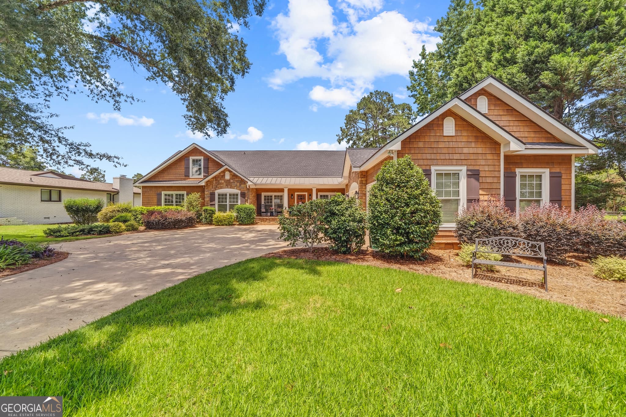 6 bedroom, 4.5 bathroom, 5,165 sq ft single family residence for sale at 245 Lakeshore Circle, Milledgeville, GA 31061 — photo 3