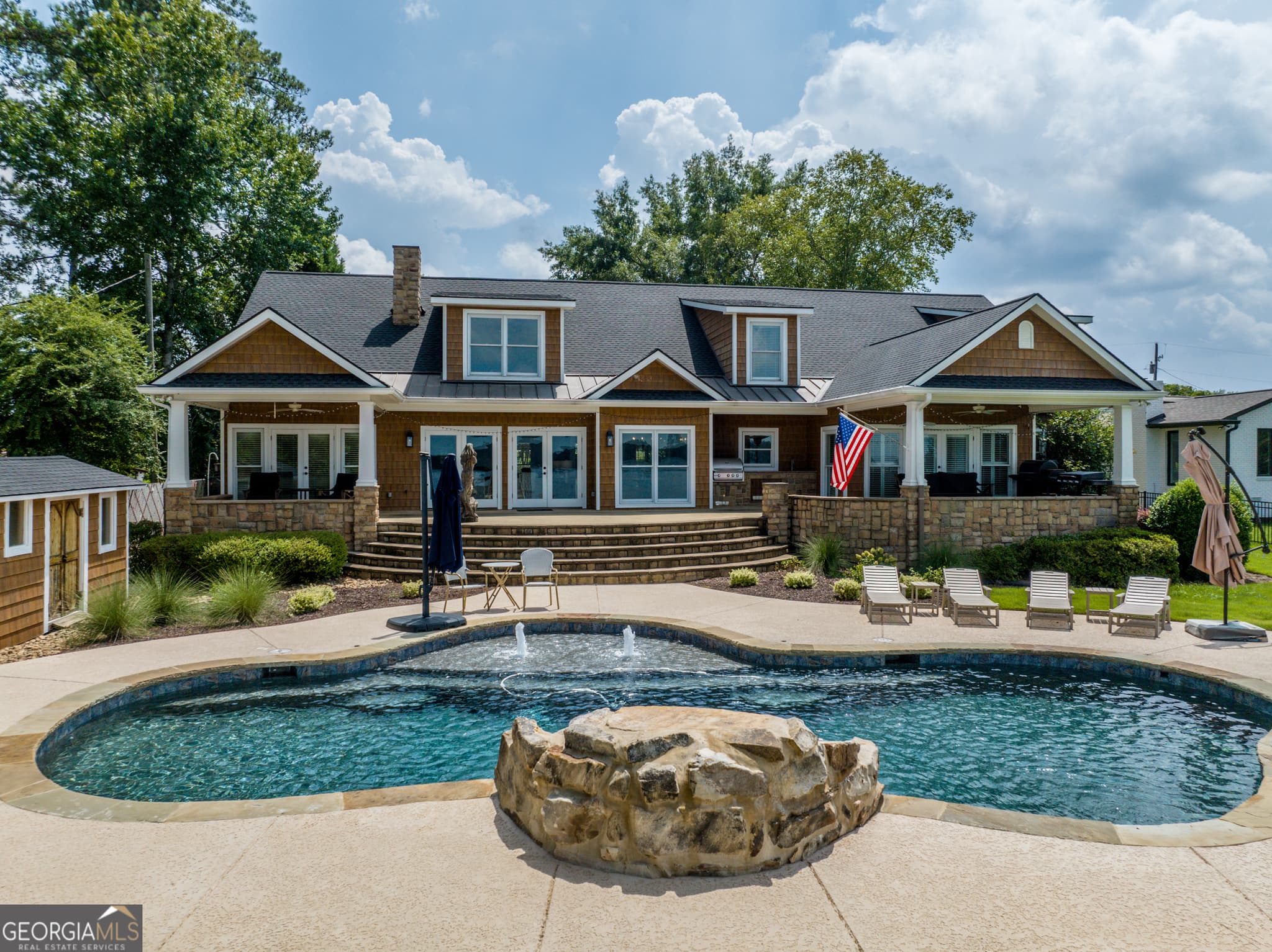 6 bedroom, 4.5 bathroom, 5,165 sq ft single family residence for sale at 245 Lakeshore Circle, Milledgeville, GA 31061