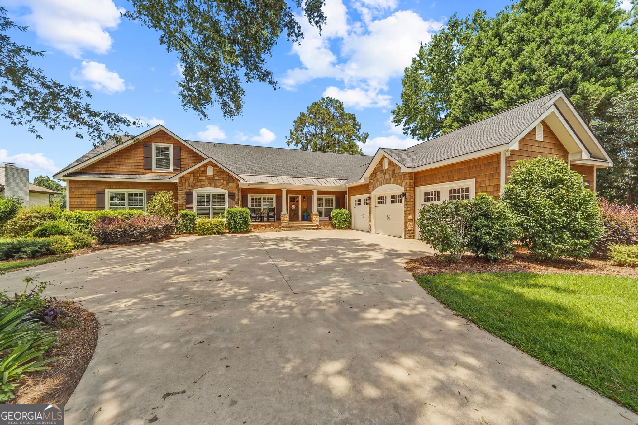 6 bedroom, 4.5 bathroom, 5,165 sq ft single family residence for sale at 245 Lakeshore Circle, Milledgeville, GA 31061 — photo 4