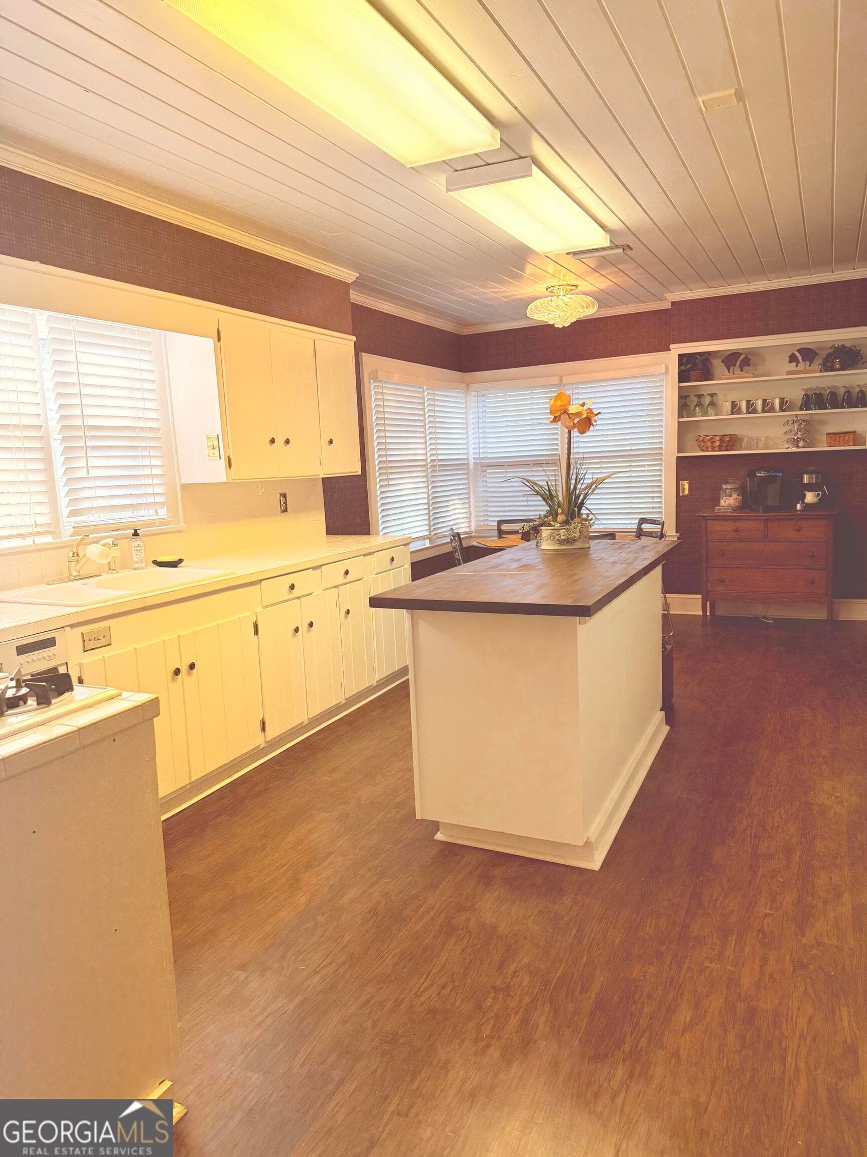 4 bedroom, 2 bathroom, 3,062 sq ft single family residence for sale at 1309 S Dogwood Drive, Nashville, GA 31639 — photo 7
