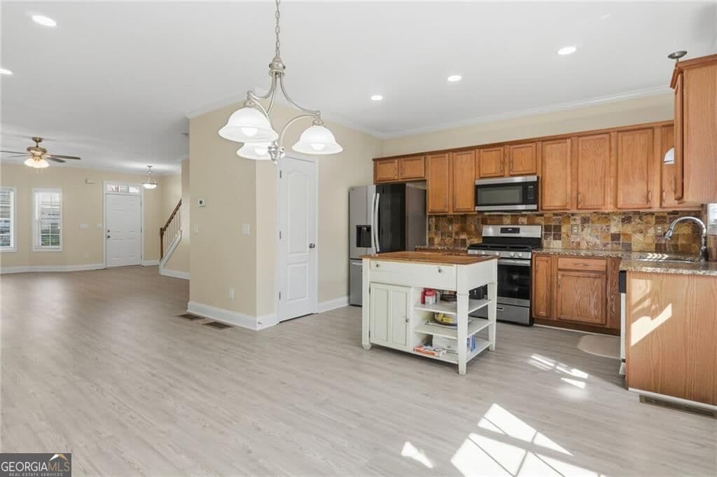 3 bedroom, 3.5 bathroom, 2,000 sq ft townhouse for sale at 251 Derby Court, Acworth, GA 30102 — photo 7
