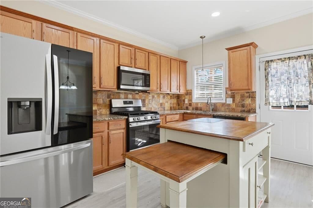 3 bedroom, 3.5 bathroom, 2,000 sq ft townhouse for sale at 251 Derby Court, Acworth, GA 30102 — photo 9